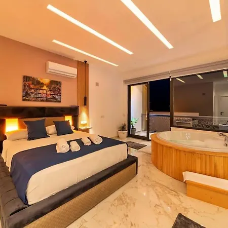 Villa Lueks Ve Benzersiz Firoza 3 *