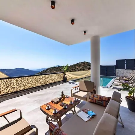 Villa Lueks Ve Benzersiz Firoza 3 *