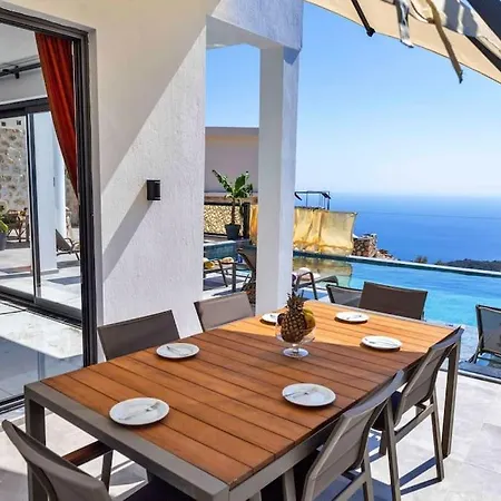 Villa Lueks Ve Benzersiz Firoza 3 *