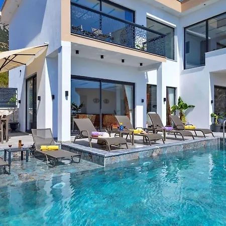 Villa Lueks Ve Benzersiz Firoza 3 *