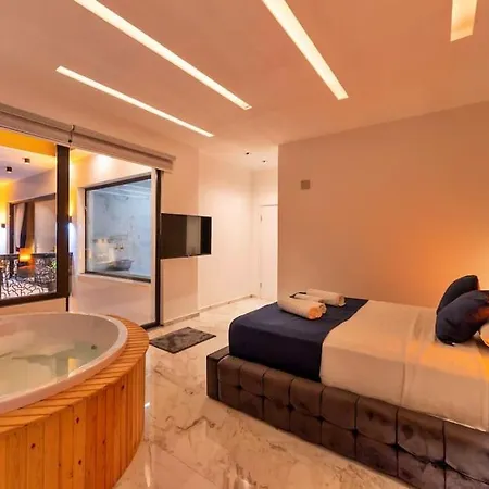 Villa Lueks Ve Benzersiz Firoza 3 *